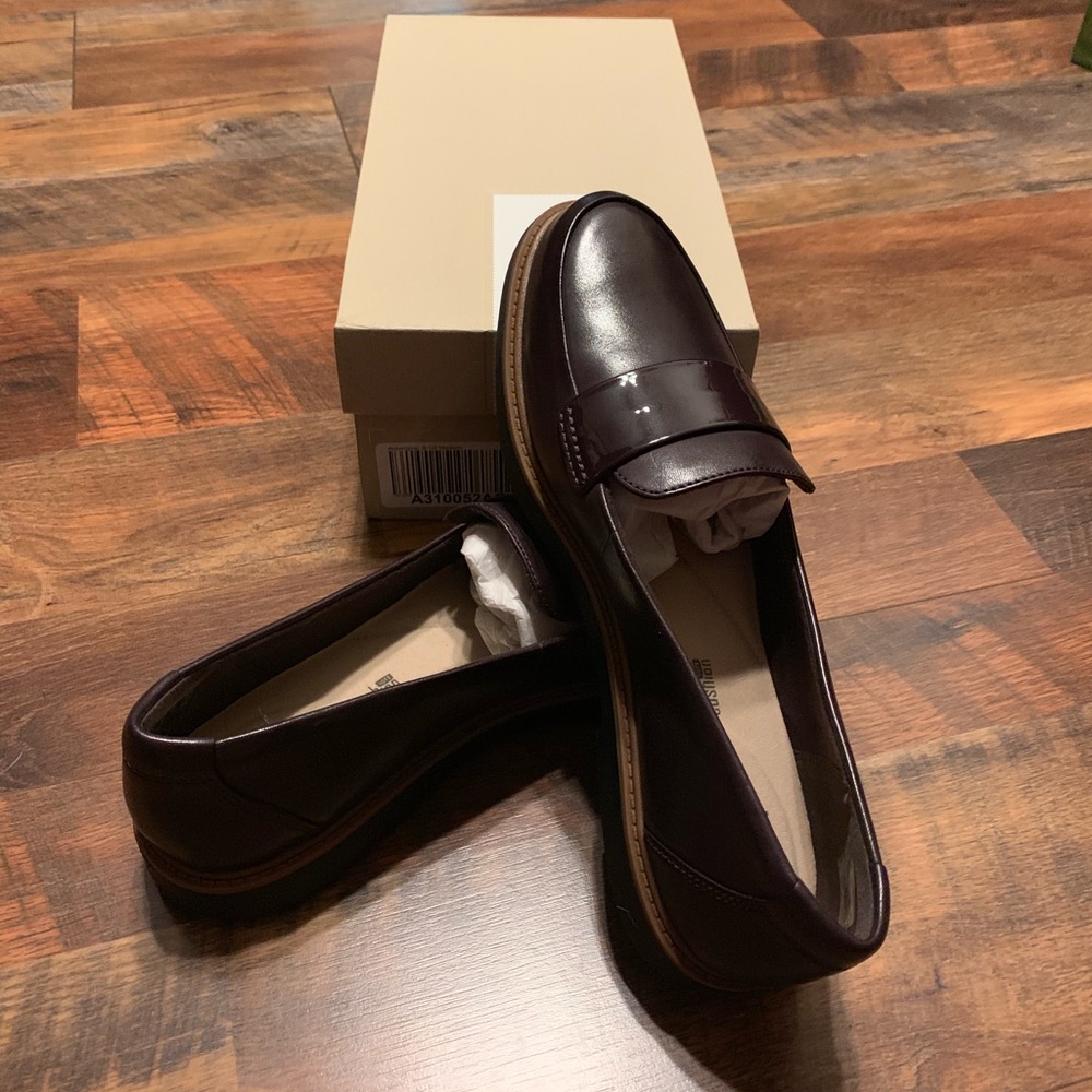 Clark’s loafers burgundy size 8.5